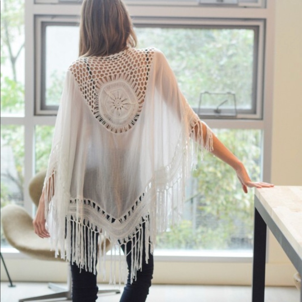 BACK IN STOCK🖤 white tassel crochet boho kimono - Picture 4 of 4